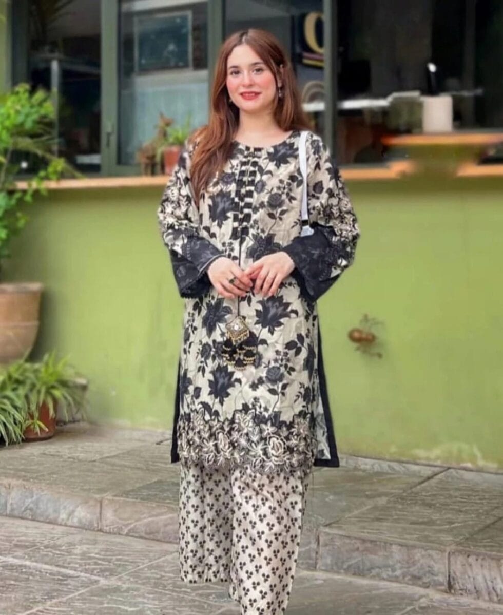 Elegant Swiss Lawn 3-Piece Cord Set – Digital Printed Shirt, Trouser & Organza Dupatta